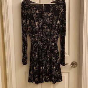 Forever 21 long sleeve black flowery dress